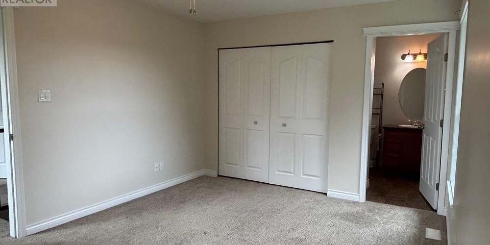 1 3239 APSLEY STREET Terrace Photo 9 1 3239 APSLEY STREET Terrace Photo 9